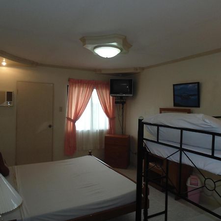 Royal Taal Inn Tagaytay City Exterior photo