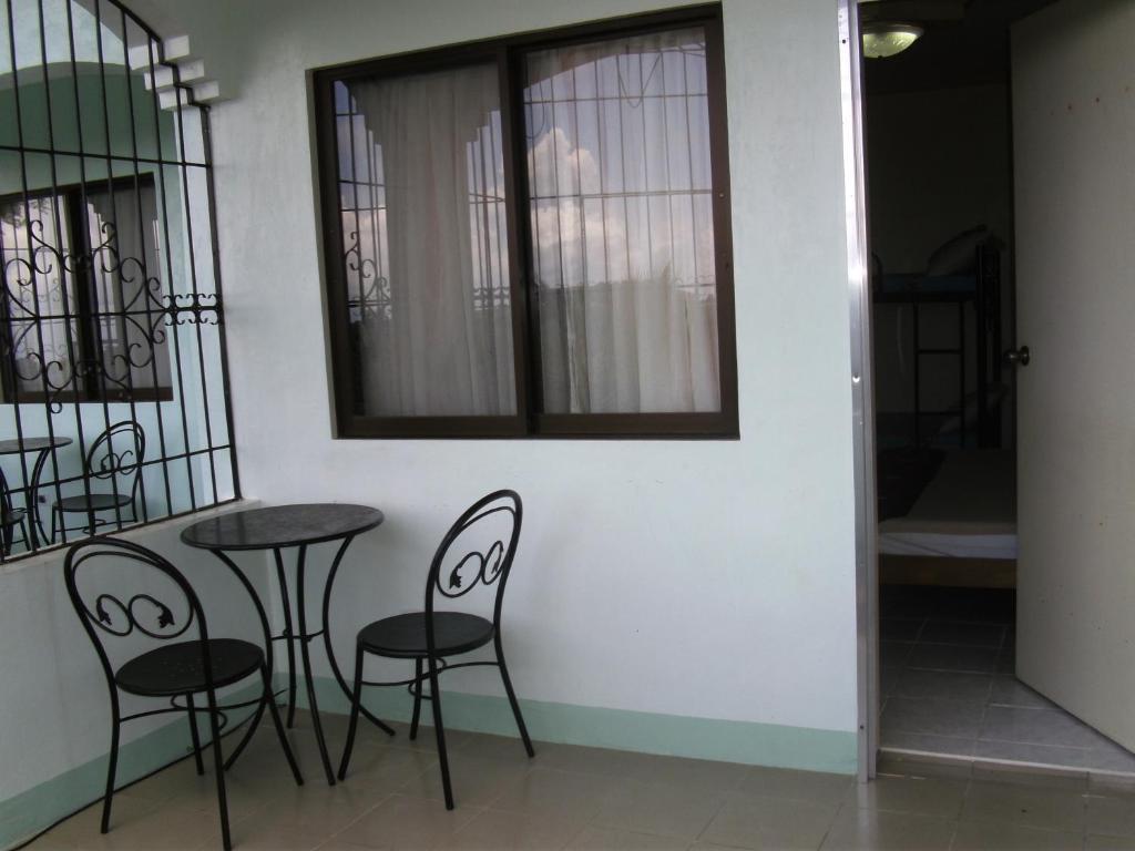 Royal Taal Inn Tagaytay City Room photo