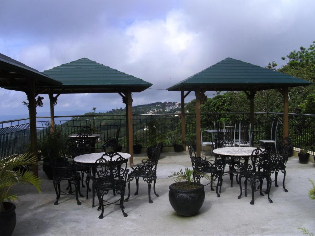 Royal Taal Inn Tagaytay City Exterior photo