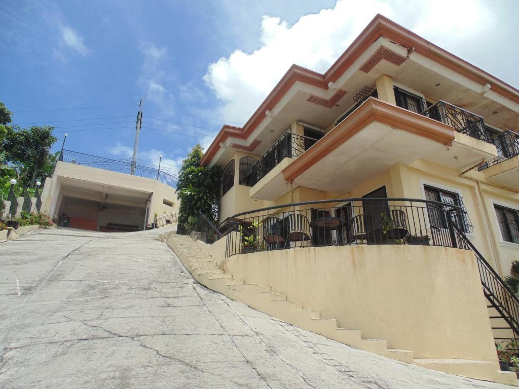 Royal Taal Inn Tagaytay City Exterior photo