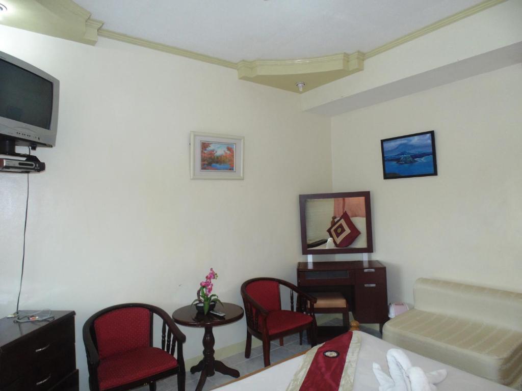 Royal Taal Inn Tagaytay City Room photo