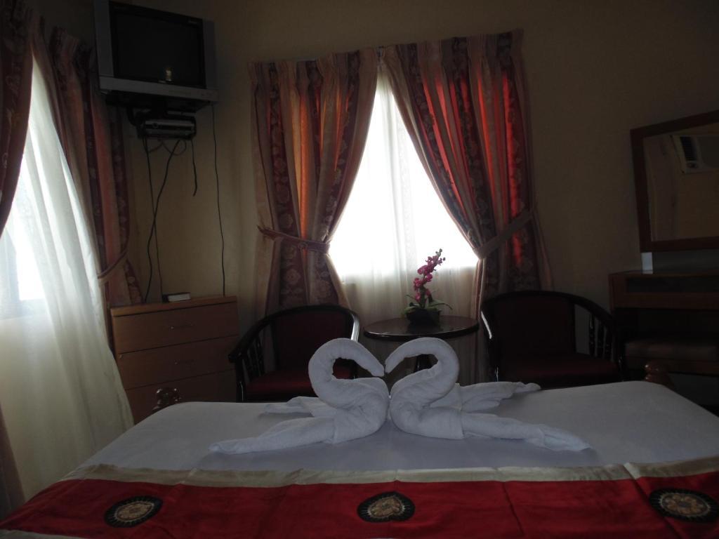 Royal Taal Inn Tagaytay City Room photo