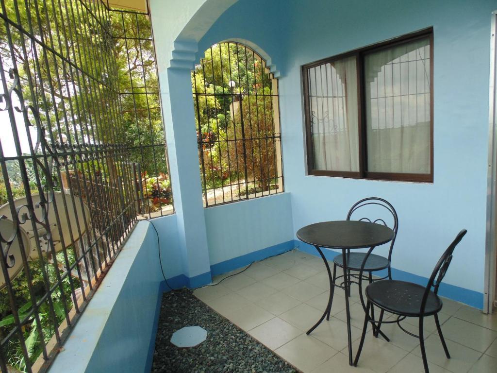 Royal Taal Inn Tagaytay City Room photo