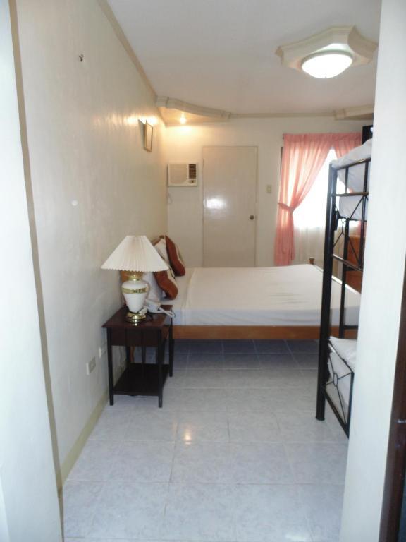 Royal Taal Inn Tagaytay City Room photo