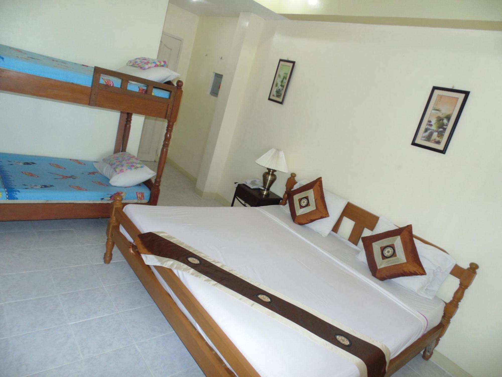 Royal Taal Inn Tagaytay City Exterior photo
