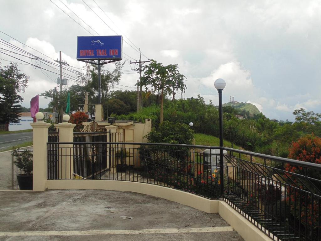 Royal Taal Inn Tagaytay City Room photo