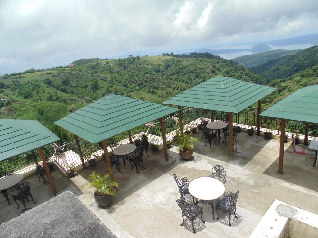 Royal Taal Inn Tagaytay City Exterior photo