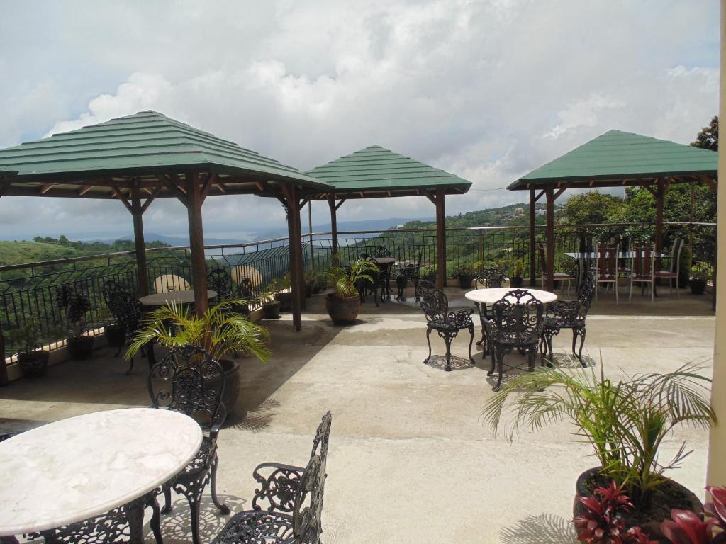 Royal Taal Inn Tagaytay City Exterior photo