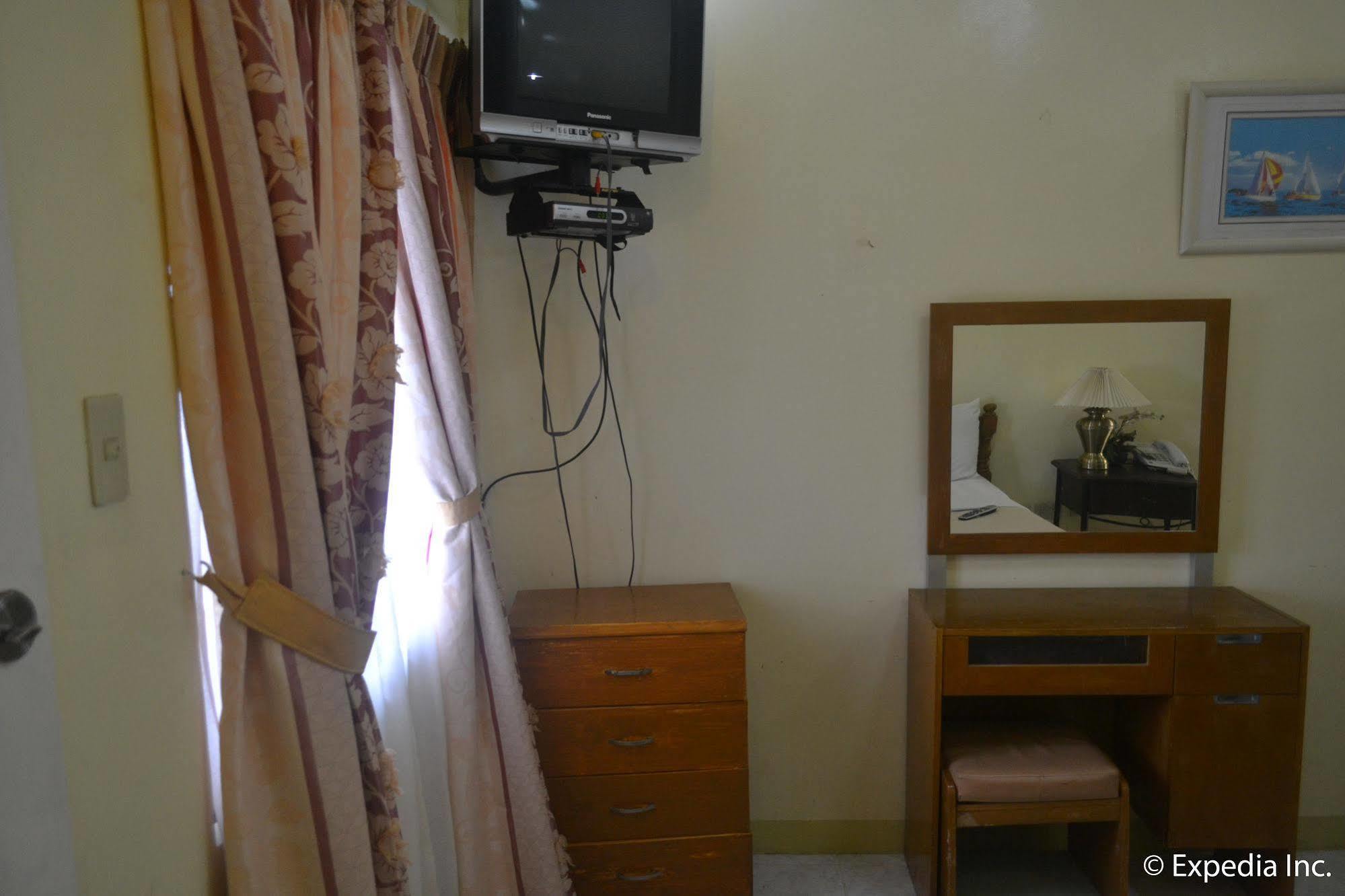 Royal Taal Inn Tagaytay City Exterior photo