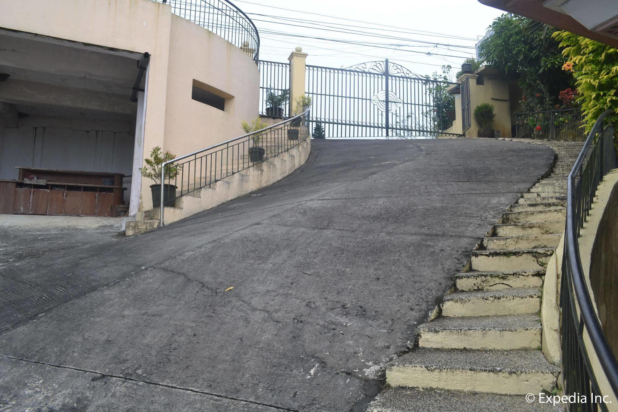 Royal Taal Inn Tagaytay City Exterior photo