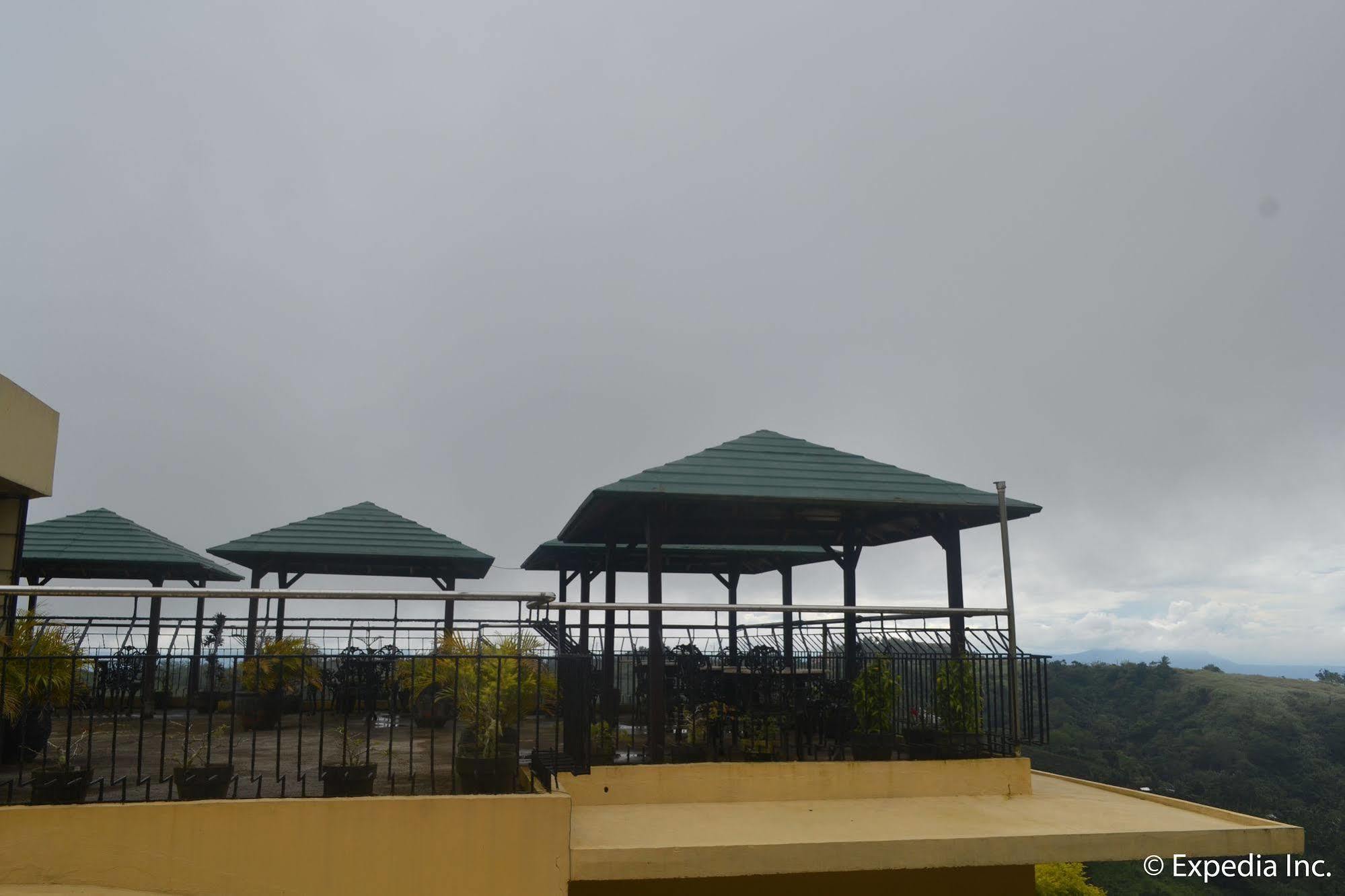 Royal Taal Inn Tagaytay City Exterior photo