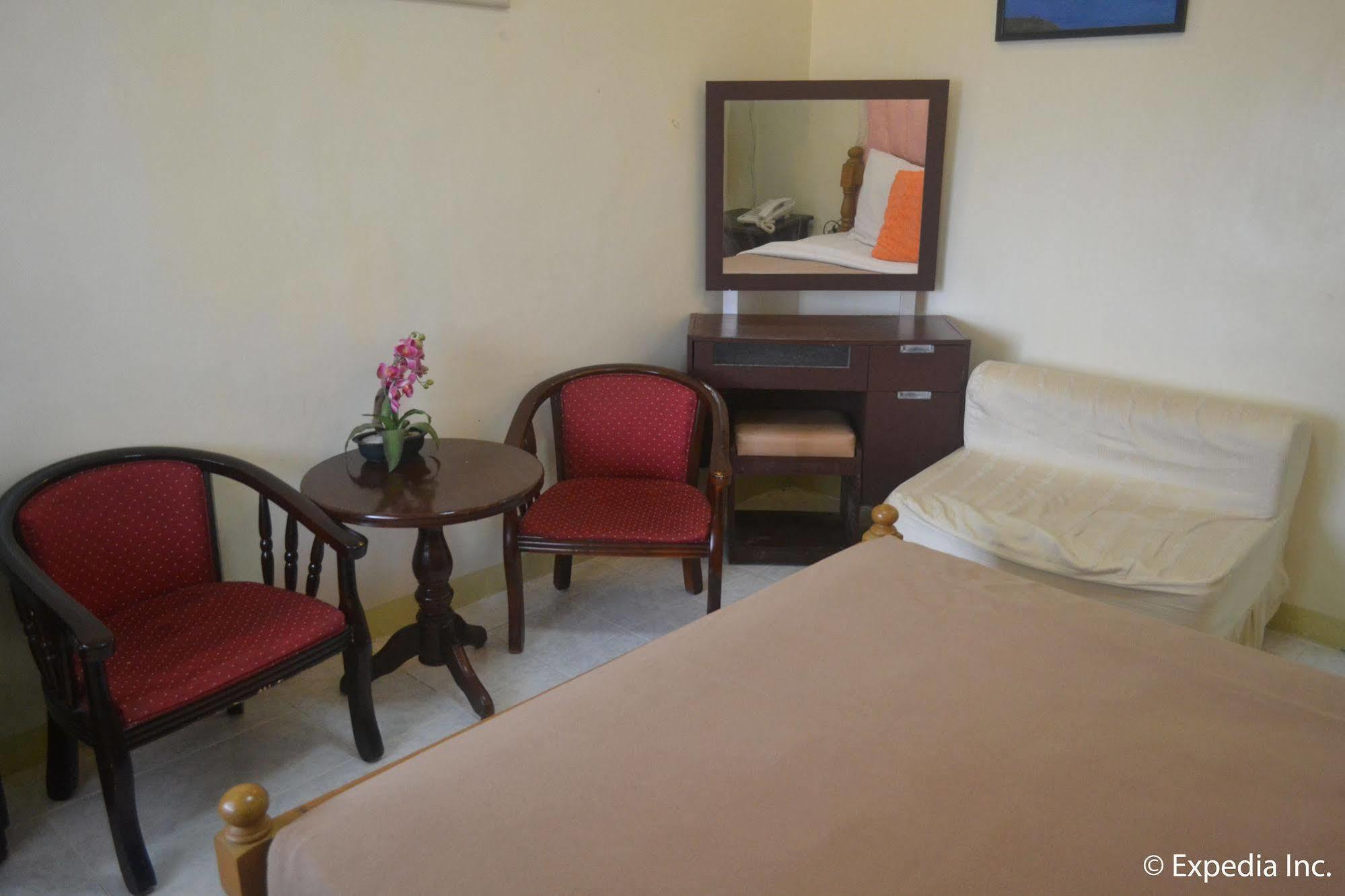 Royal Taal Inn Tagaytay City Exterior photo