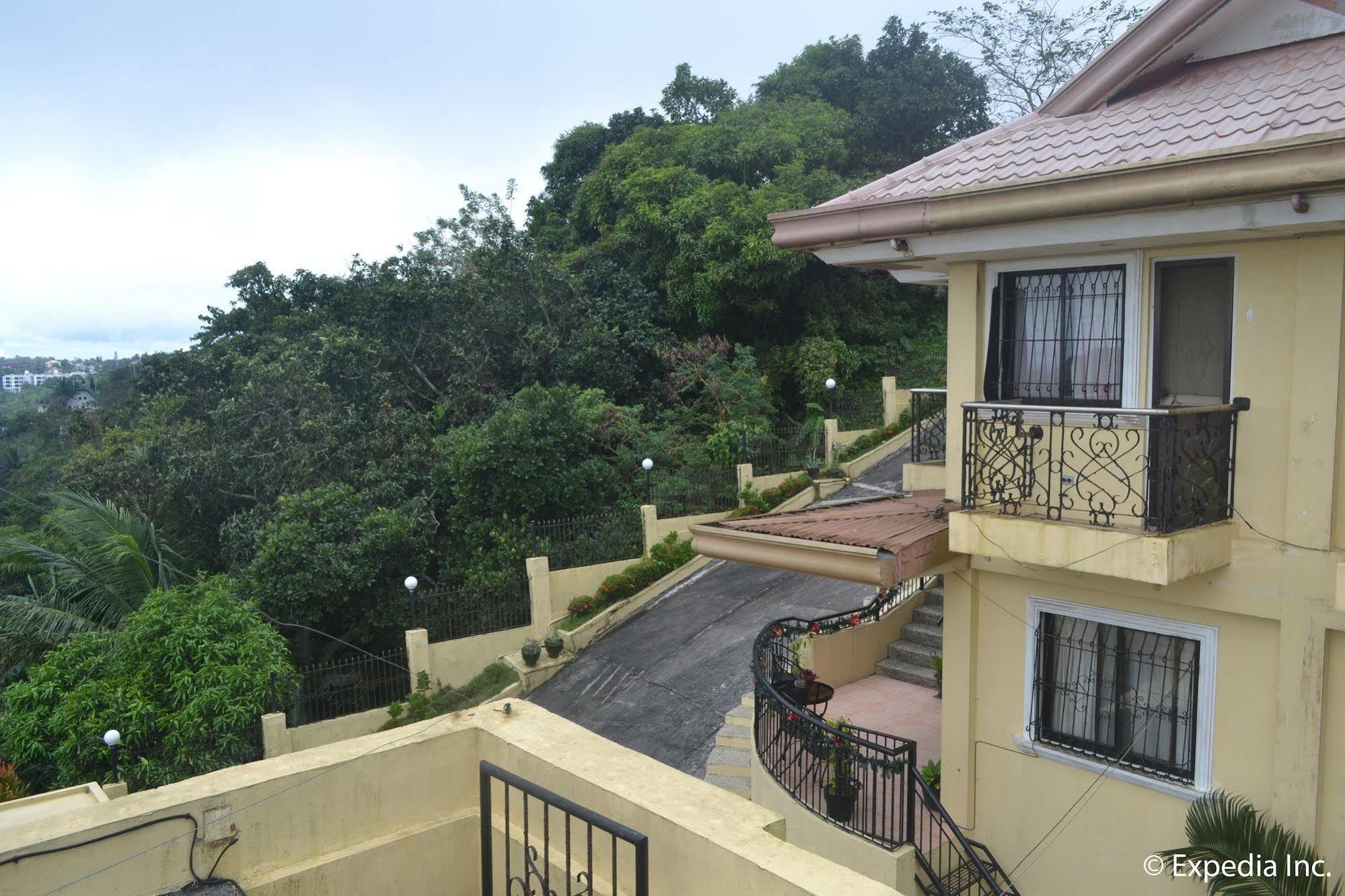 Royal Taal Inn Tagaytay City Exterior photo