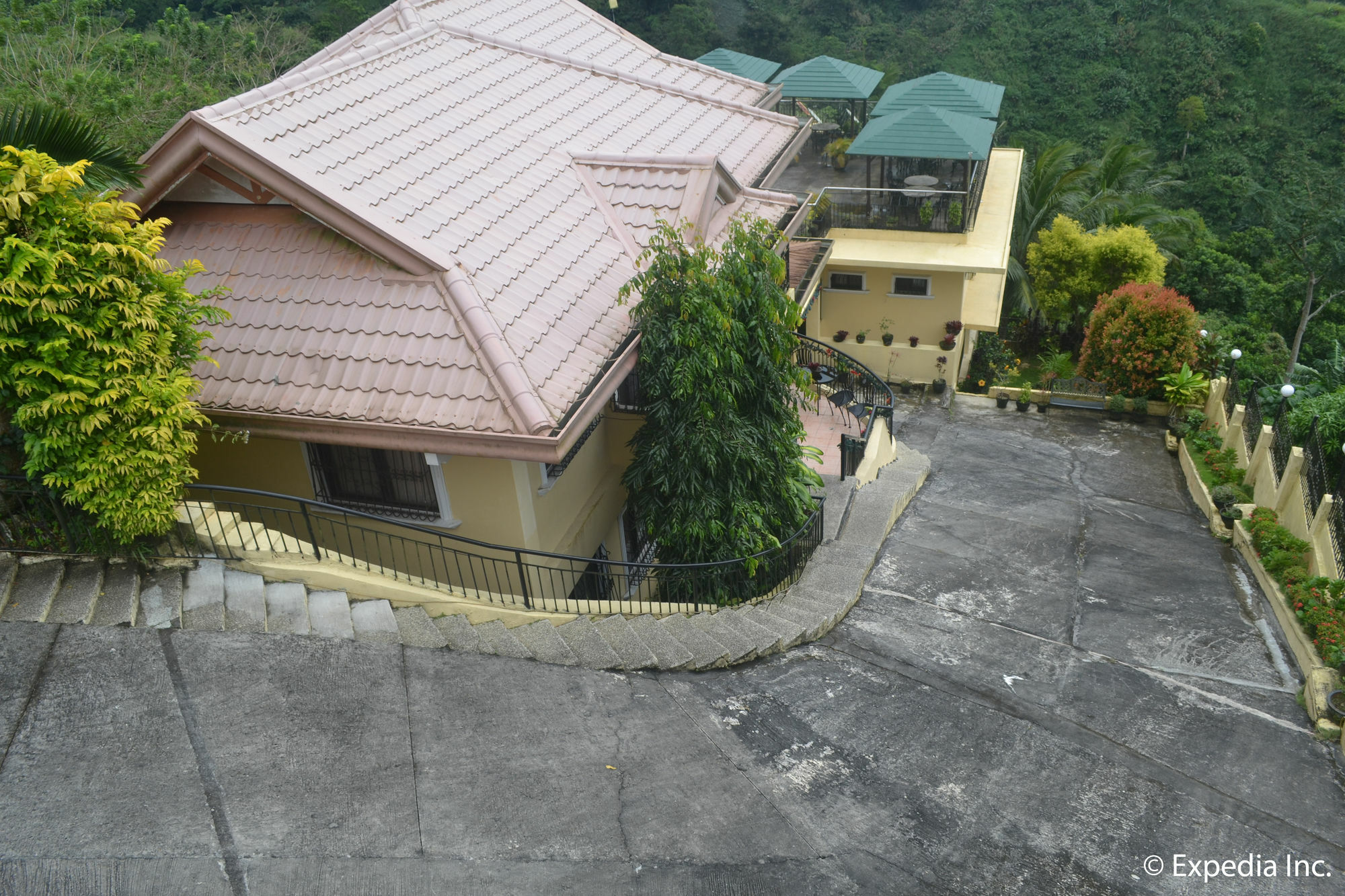Royal Taal Inn Tagaytay City Exterior photo
